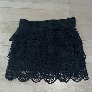 💕💕Black Lace Skirt- in excellent condition. Offers welcomed💕💕